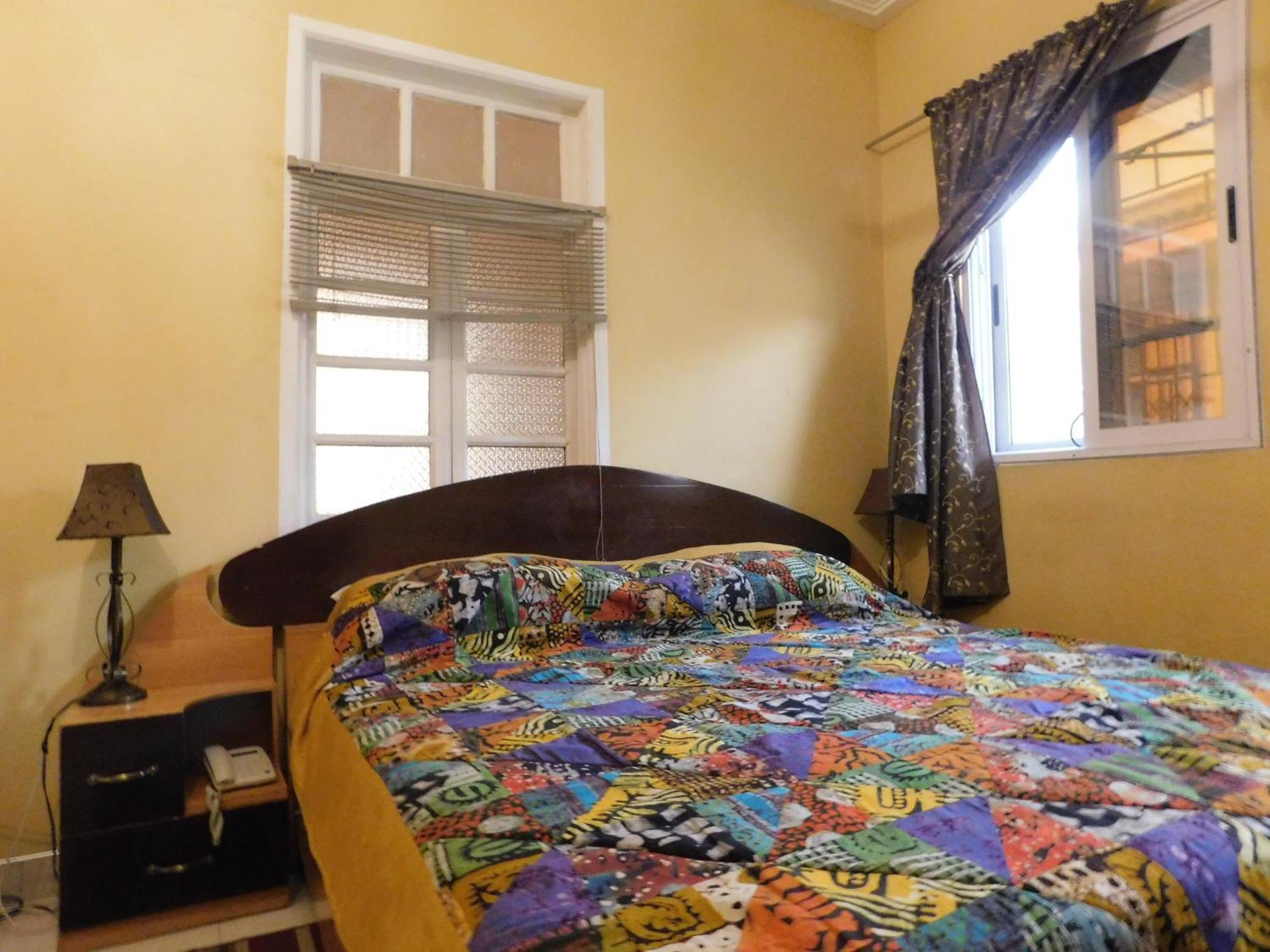 Jesiwa B'S Little Palace Accra Kültér fotó