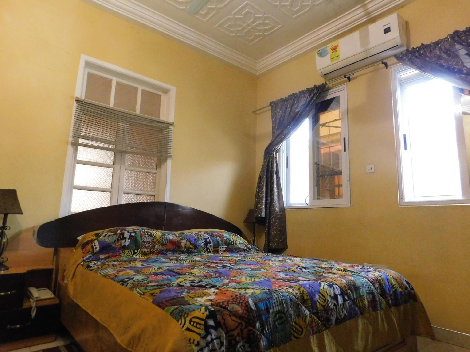 Jesiwa B'S Little Palace Accra Kültér fotó