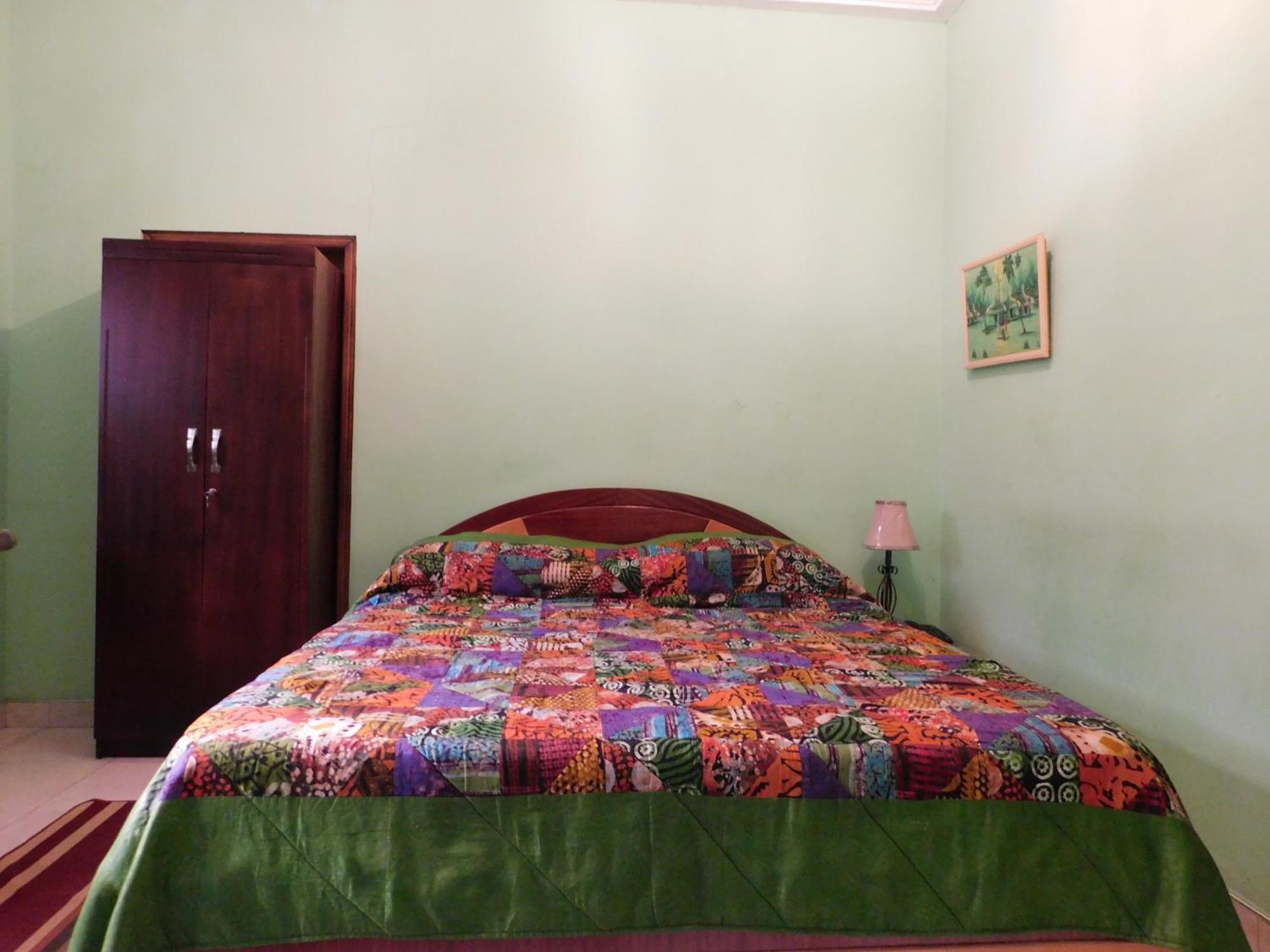 Jesiwa B'S Little Palace Accra Kültér fotó